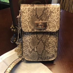 Crossbody vegan chain bag